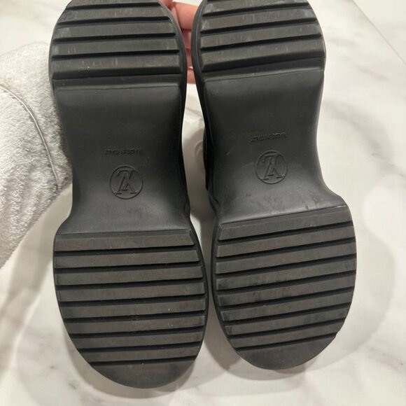 Louis Vuitton Archlight Sneakers Black/White Women’s 8.5 – Worn Once - Picture 2 of 6